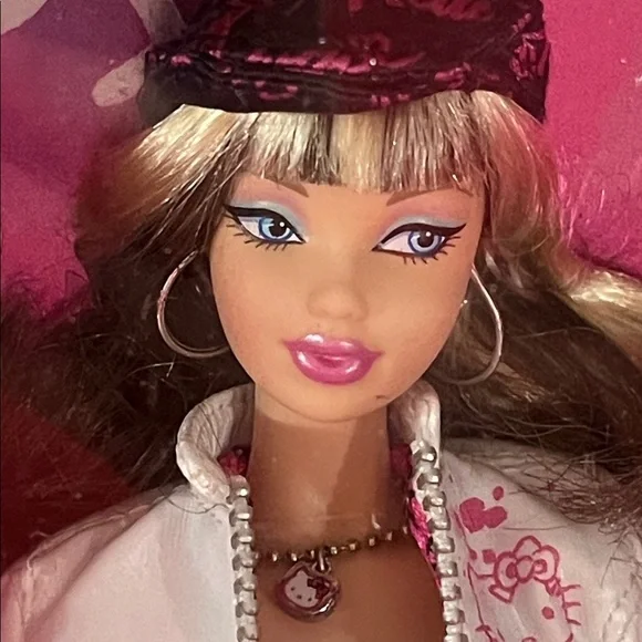 NIB Hello Kitty Barbie Collector 1st in Series 2007 - Picture 4 of 16